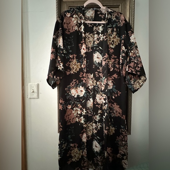 She & Sky Long Floral Print Cardigan . - Picture 2 of 4